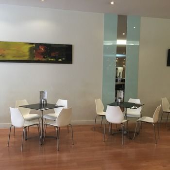 Ramada Encore Dandenong - Tourism Noosa 3