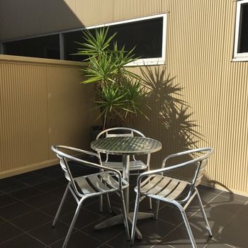 Ramada Encore Dandenong - Tourism Noosa 16