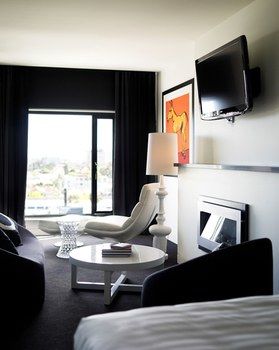 Art Series - The Cullen - Tourism Noosa 5