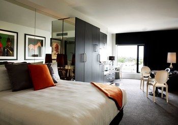 Art Series - The Cullen - Tourism Noosa 9