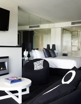 Art Series - The Cullen - Tourism Noosa 20