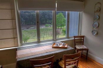 Tizzana Winery Bed & Breakfast - Tourism Noosa 4