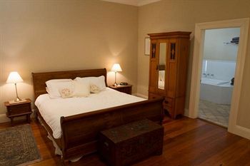 Tizzana Winery Bed & Breakfast - Tourism Noosa 11
