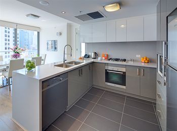 Zara Tower - Luxury Suites And Apartments - Tourism Noosa 0