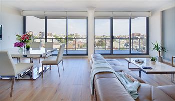 Zara Tower - Luxury Suites And Apartments - Tourism Noosa 9