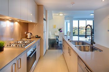 Zara Tower - Luxury Suites And Apartments - Tourism Noosa 28