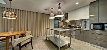 Zara Tower - Luxury Suites And Apartments - Tourism Noosa 32