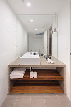 Zara Tower - Luxury Suites And Apartments - Tourism Noosa 37