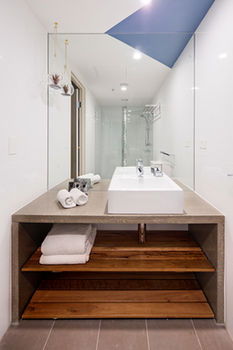 Zara Tower - Luxury Suites And Apartments - Tourism Noosa 50