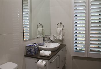 Arabella Guesthouse - Tourism Noosa 11