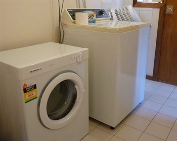 Australian Home Away @ Doncaster Andersons Creek 2 - Tourism Noosa 2