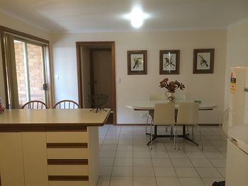 Australian Home Away @ Doncaster Andersons Creek 2 - Tourism Noosa 9