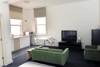 Yarra House Campus Summer Stays - Tourism Noosa 1