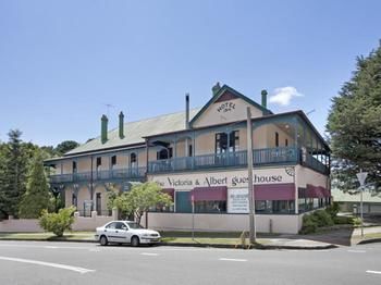 The Victoria & Albert Guesthouse - Tourism Noosa 0