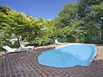 The Victoria & Albert Guesthouse - Tourism Noosa 7