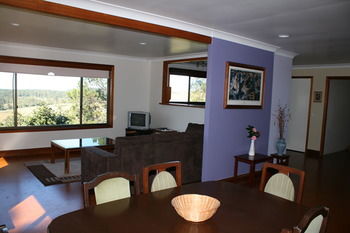 Maleny Mountain Retreat - Tourism Noosa 3