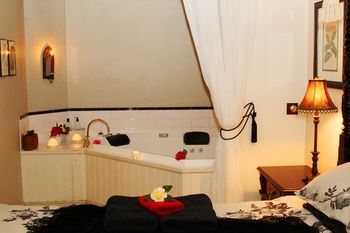 Merrow Cottages - Tourism Noosa 1