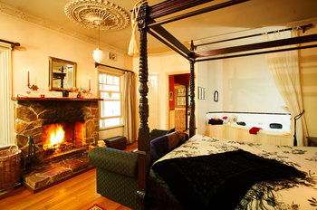 Merrow Cottages - Tourism Noosa 4