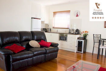 Lakeside Cottage - Tourism Noosa 7