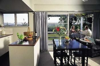 Vineyard Hill - Tourism Noosa 2