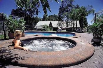 Vineyard Hill - Tourism Noosa 4