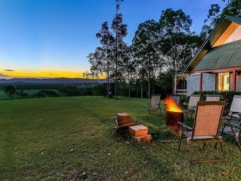 Vineyard Hill - Tourism Noosa 5