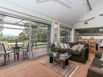 Vineyard Hill - Tourism Noosa 7