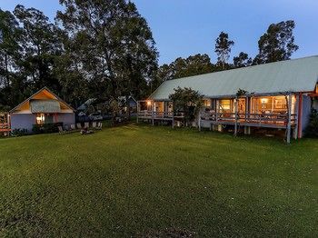 Vineyard Hill - Tourism Noosa 8