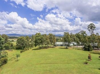 Vineyard Hill - Tourism Noosa 11