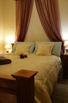 A Settler's Cottage - Tourism Noosa 1