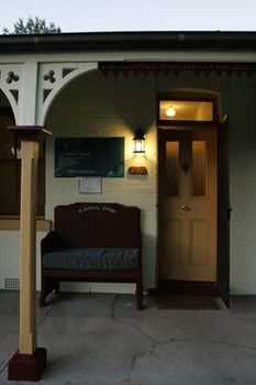 A Settler's Cottage - Tourism Noosa 3