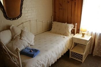 A Settler's Cottage - Tourism Noosa 4