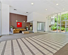 Oaks Mews - Tourism Noosa 0