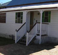 A Pine Cottage - Tourism Noosa