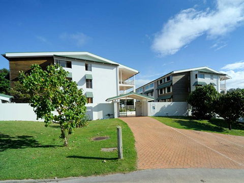 Whale Watch Resort Apartments - Tourism Noosa 3