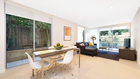 Best Western Plus The Tudor Box Hill - Tourism Noosa 0