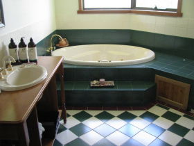 Cherry Bounce Bed & Breakfast - Tourism Noosa 1