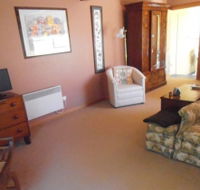 John and Eva Selles Studio Apartment - Tourism Noosa