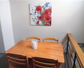 Ashwood Apartments - Lindisfarne - Tourism Noosa 4