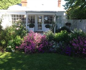 White Dove Cottage Bed And Breakfast - Tourism Noosa 1