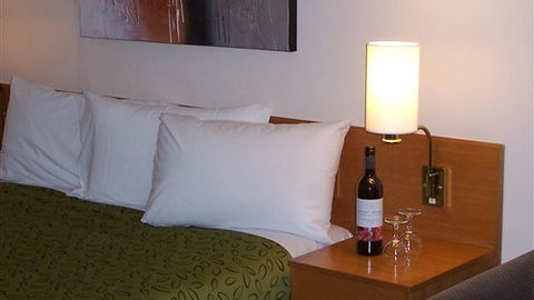 Hermitage Motor Inn - Tourism Noosa 2