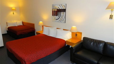 Hermitage Motor Inn - Tourism Noosa 6
