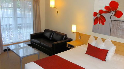 Hermitage Motor Inn - Tourism Noosa 4