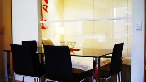 About Melbourne Apartments - Tourism Noosa 1