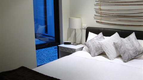 About Melbourne Apartments - Tourism Noosa 5