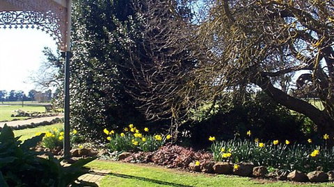 Abergeldie Bed & Breakfast - Tourism Noosa 0