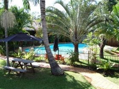Coochie Island Resort - Tourism Noosa 0