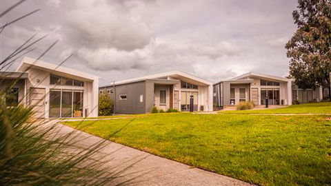 Deakin Waurn Ponds Units - Tourism Noosa 3