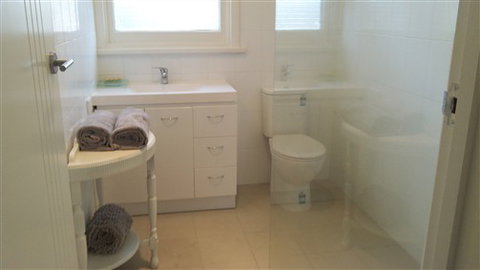 Pelicans Nest - Tourism Noosa 4