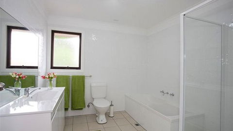 Raydon Court - Tourism Noosa 2